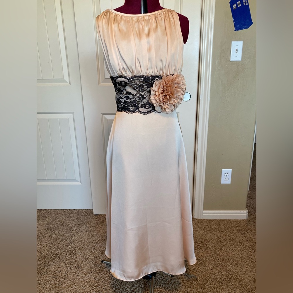 Cute little retro dress!